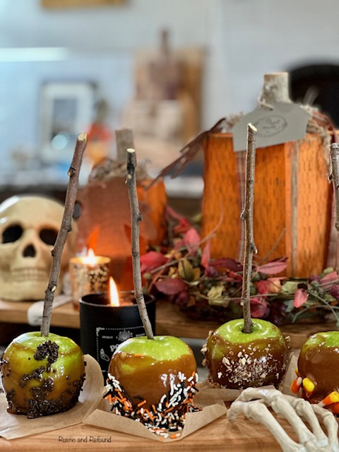 Caramel dipped apples with a Halloween theme display. 2